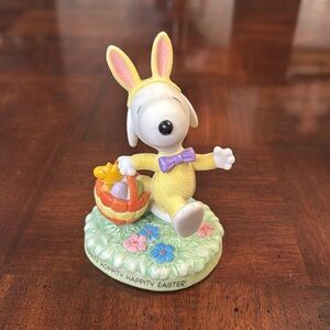 Hallmark 2002 PEANUTS Gallery  The Easter Beagle Figurine Snoopy Woodstock